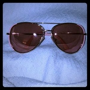 Stylish Aviator Sunglasses  ..